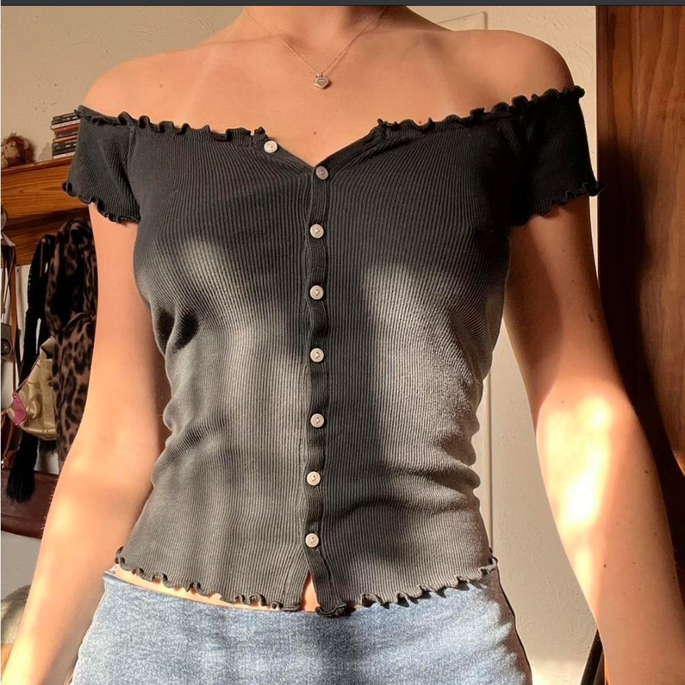 NEW Brandy Melville Scallop Edge Off Shoulder Crop Top